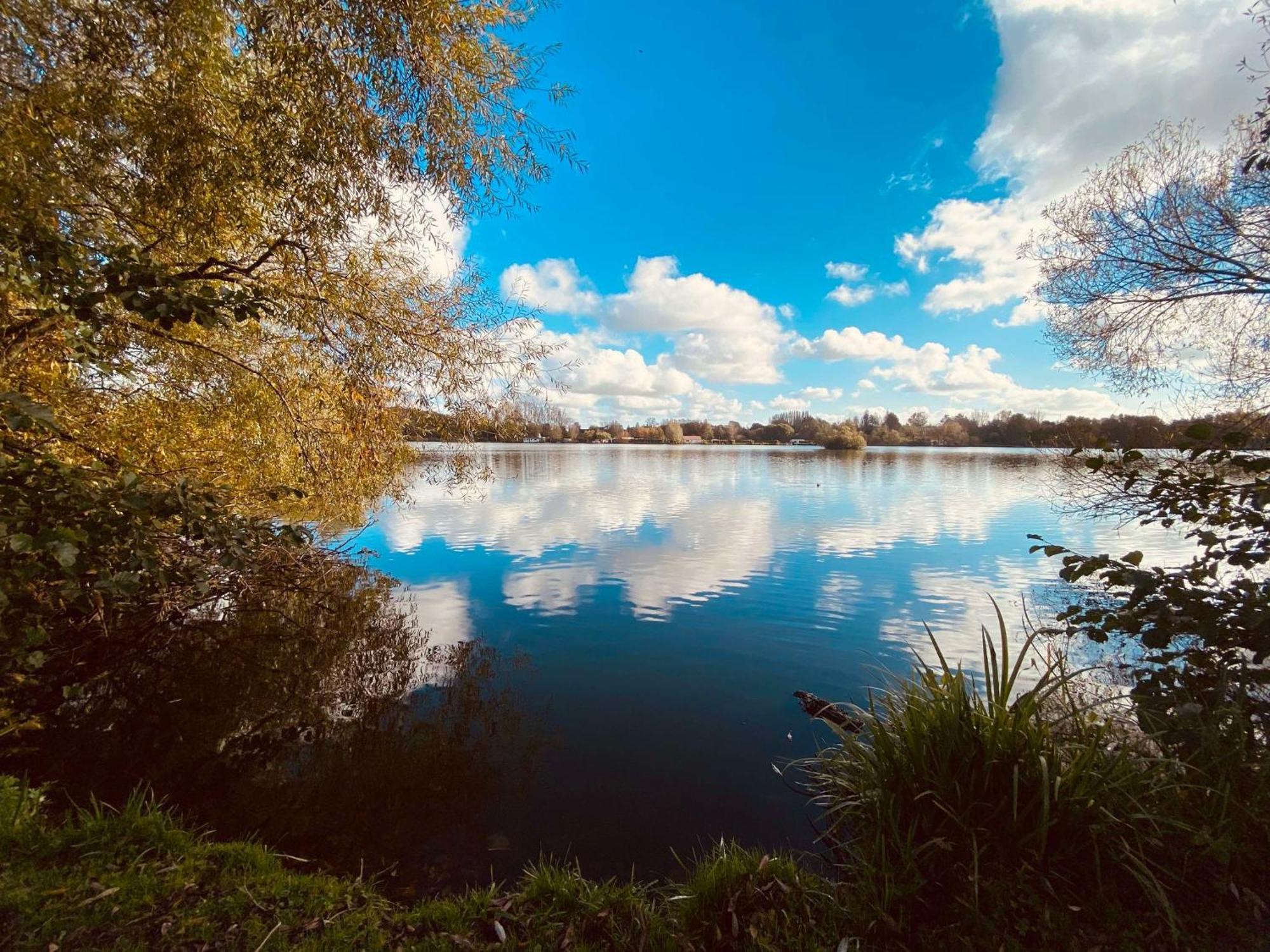 Studio Premium, A 50M Du Lac D'Ardres Avec Terrasse Exterior photo